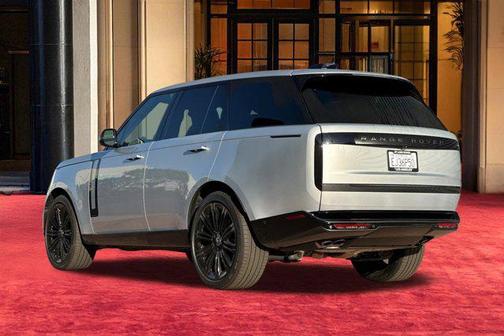 2025 Land Rover Range Rover P530 SE