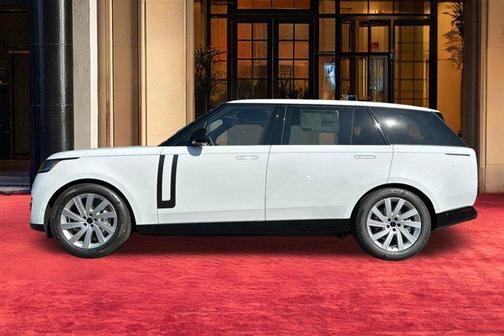 Fuji White 2026 Land Rover Range Rover P400 SE 7 Seat