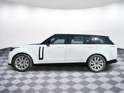 Fuji White 2026 Land Rover Range Rover P400 SE 7 Seat
