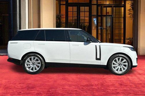 Fuji White 2026 Land Rover Range Rover P400 SE 7 Seat