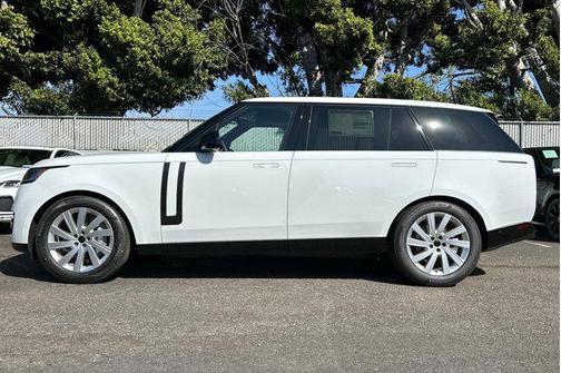 2026 Land Rover Range Rover P400 SE 7 Seat