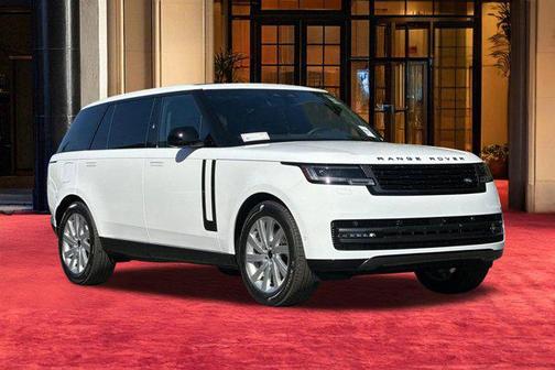 Fuji White 2026 Land Rover Range Rover P400 SE 7 Seat