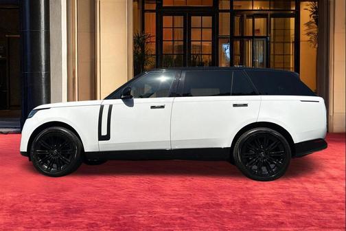 White 2023 Land Rover Range Rover P530 SE