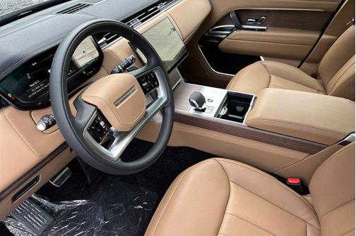 2026 Land Rover Range Rover P400 SE 7 Seat