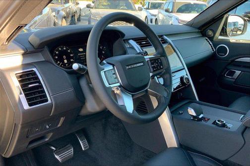 2025 Land Rover Discovery P360 Dynamic SE