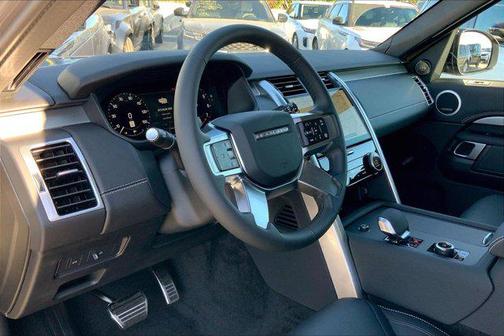 2025 Land Rover Discovery P360 Dynamic SE