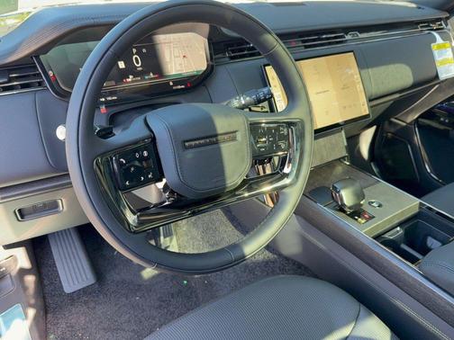 Narvik Gloss Black 2026 Land Rover Range Rover P615 SV Black