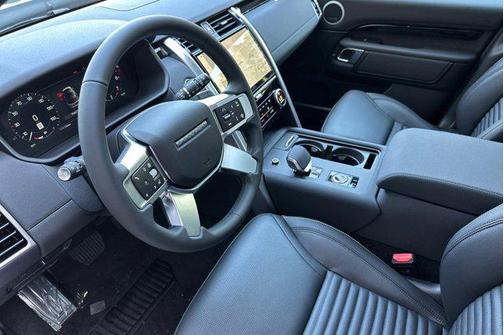 2026 Land Rover Discovery S