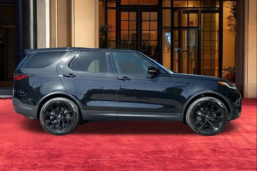 Santorini Black 2026 Land Rover Discovery S