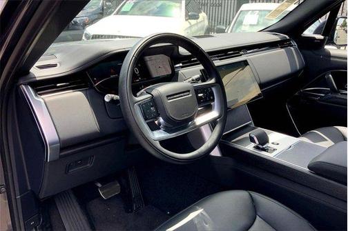 2025 Land Rover Range Rover P400 SE 7 Seat