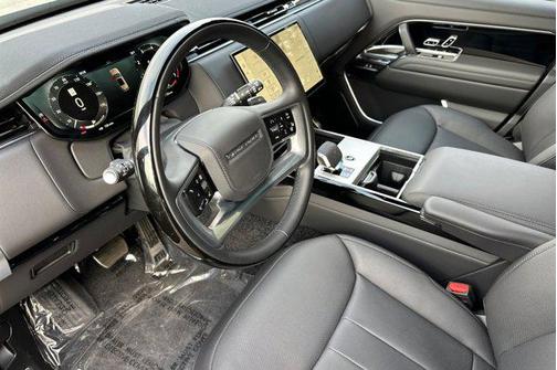 2025 Land Rover Range Rover P400 SE