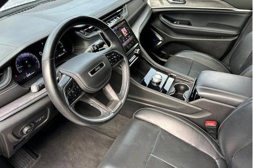 2022 Jeep Grand Cherokee L Overland