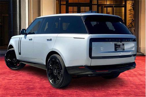 2025 Land Rover Range Rover P400 SE