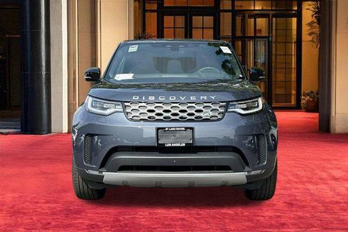 Varesine Blue Metallic 2026 Land Rover Discovery S