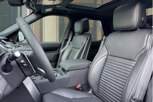 Varesine Blue Metallic 2026 Land Rover Discovery S