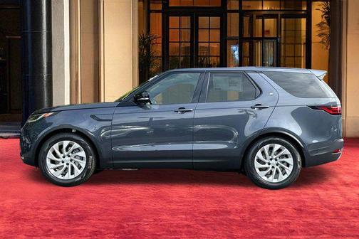 Varesine Blue Metallic 2026 Land Rover Discovery S