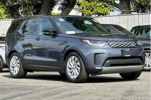 Varesine Blue Metallic 2026 Land Rover Discovery S