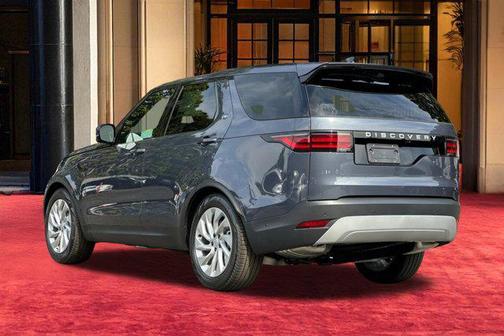 Varesine Blue Metallic 2026 Land Rover Discovery S