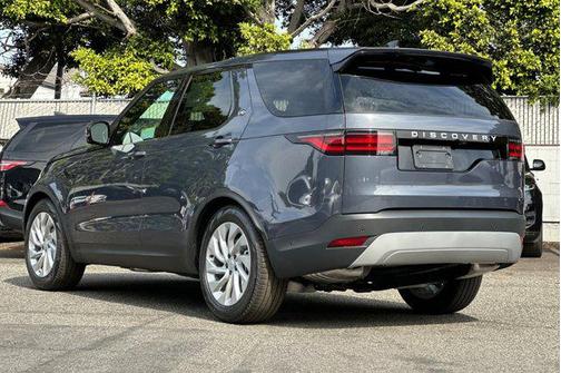 Varesine Blue Metallic 2026 Land Rover Discovery S