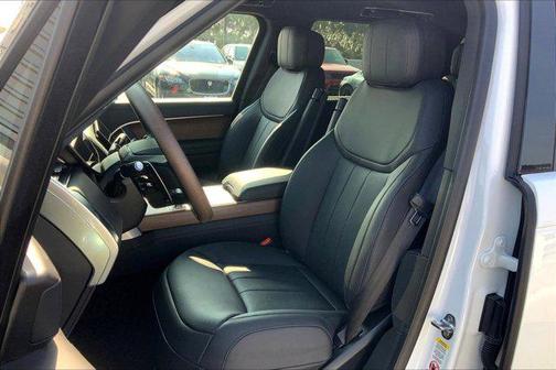 2025 Land Rover Range Rover P400 SE 7 Seat