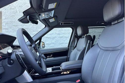 Fuji White 2026 Land Rover Range Rover P400 SE 7 Seat