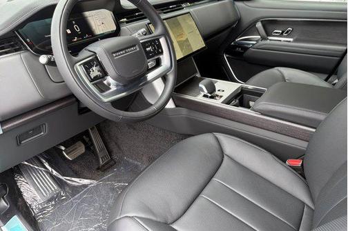 Santorini Black 2026 Land Rover Range Rover P530 SE