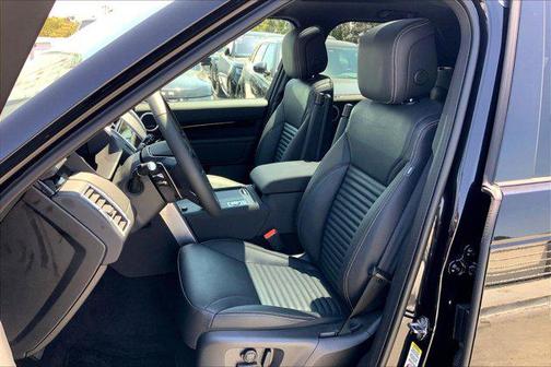 2025 Land Rover Discovery P300 S