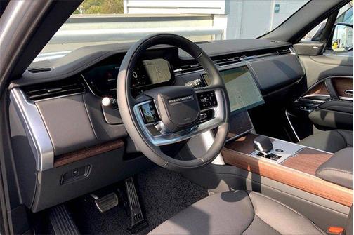 2025 Land Rover Range Rover P400 SE