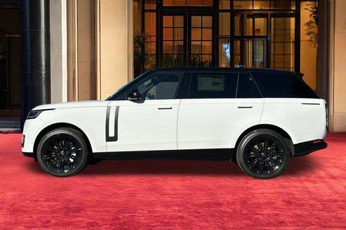 2025 Land Rover Range Rover P530 SE 7 Seat