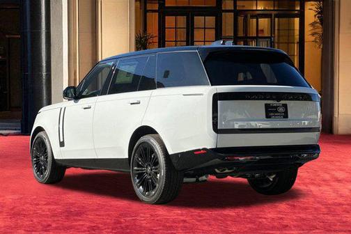 2025 Land Rover Range Rover P530 SE 7 Seat