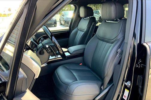 2025 Land Rover Range Rover P530 SE