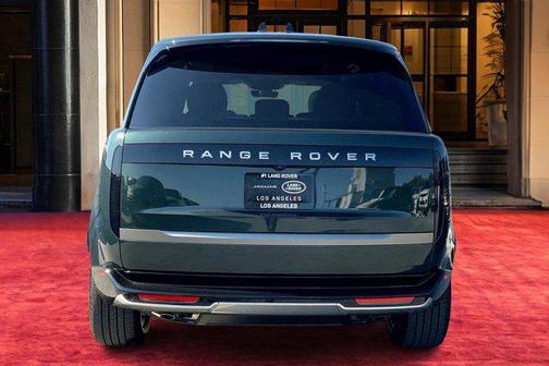 2025 Land Rover Range Rover P530 SE 7 Seat