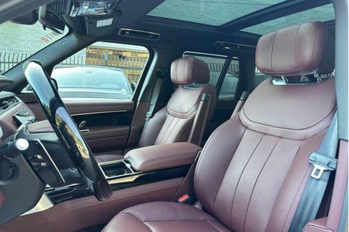 UNV Obsidian Black - Gloss #2 2026 Land Rover Range Rover P530 Autobiography