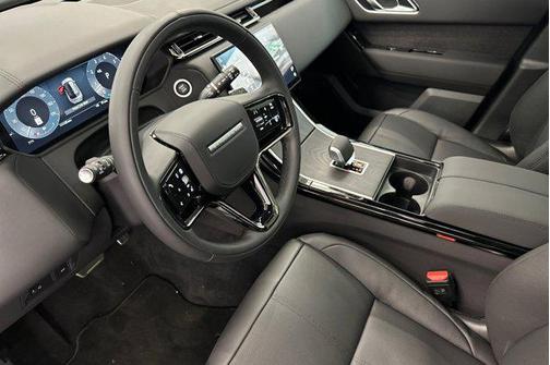 2026 Land Rover Range Rover Velar P250 SE R-Dynamic