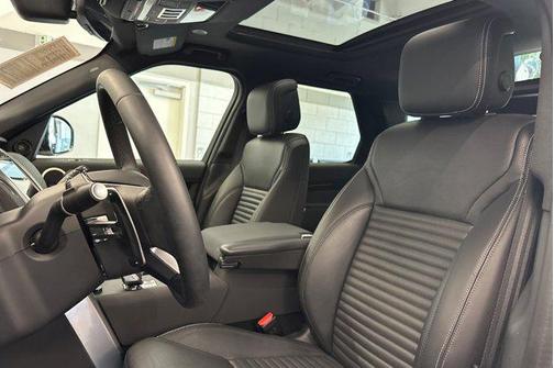 2025 Land Rover Discovery P300 S