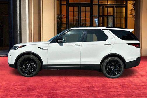 Fuji White 2025 Land Rover Discovery P300 S