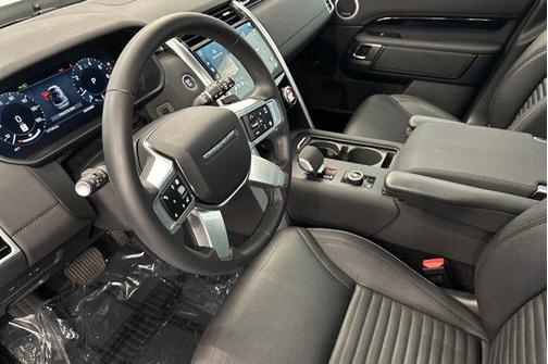 2025 Land Rover Discovery P300 S