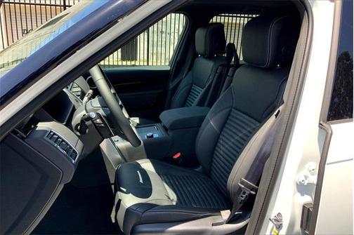 2025 Land Rover Discovery P300 S