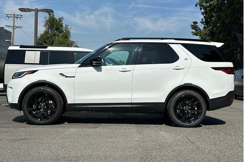 2025 Land Rover Discovery P300 S