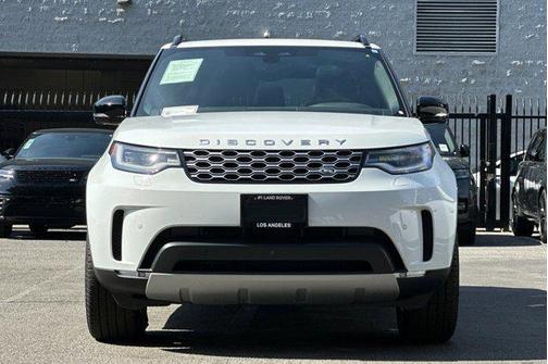 Fuji White 2025 Land Rover Discovery P300 S