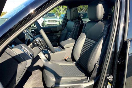 2025 Land Rover Discovery P300 S