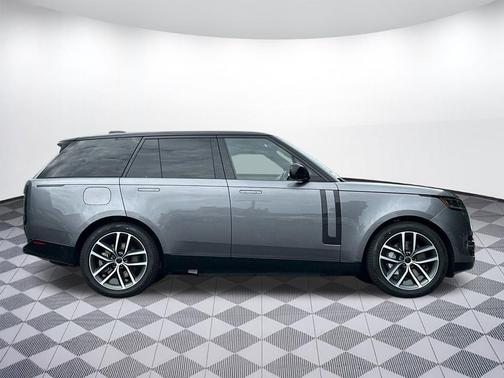 Eiger Grey Metallic 2026 Land Rover Range Rover P550e SE