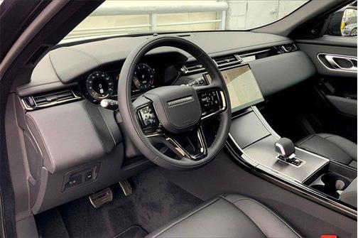 2026 Land Rover Range Rover Velar P250 SE R-Dynamic