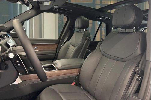 Santorini Black 2026 Land Rover Range Rover P530 SE