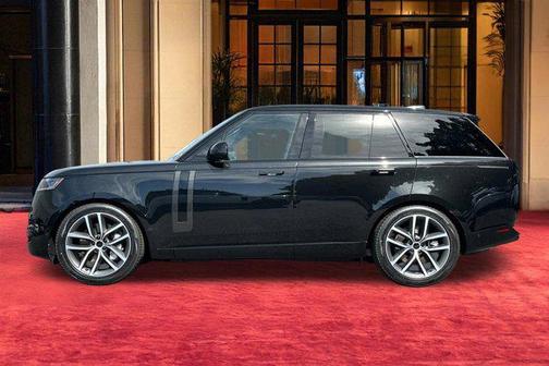 Santorini Black 2026 Land Rover Range Rover P530 SE