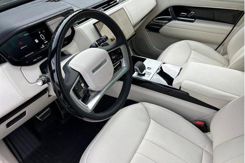 2025 Land Rover Range Rover P550e SE