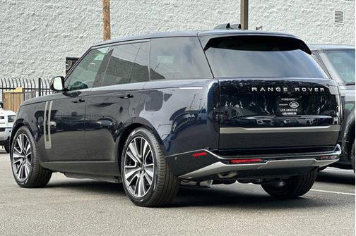 2025 Land Rover Range Rover P550e SE