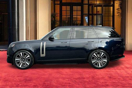 2025 Land Rover Range Rover P550e SE