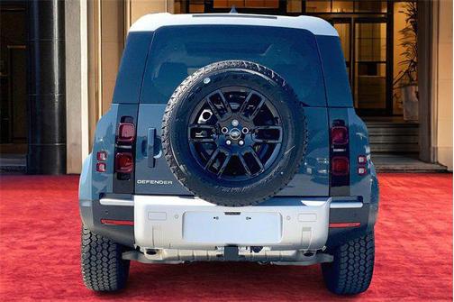 2025 Land Rover Defender 110 P400 S