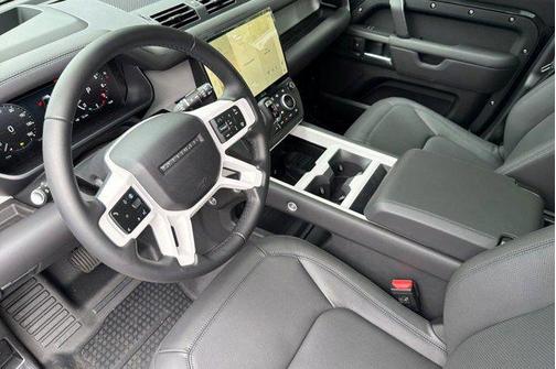 Carpathian Gray Premium Metall 2026 Land Rover Defender P500 X-Dynamic SE